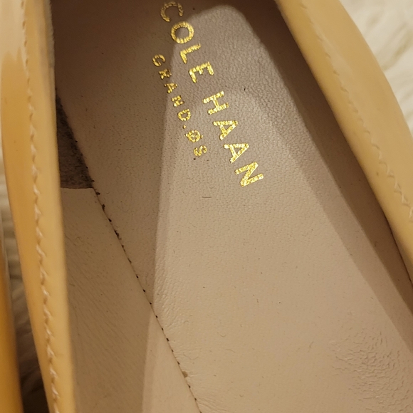 SHOES - Picture 2 of 3